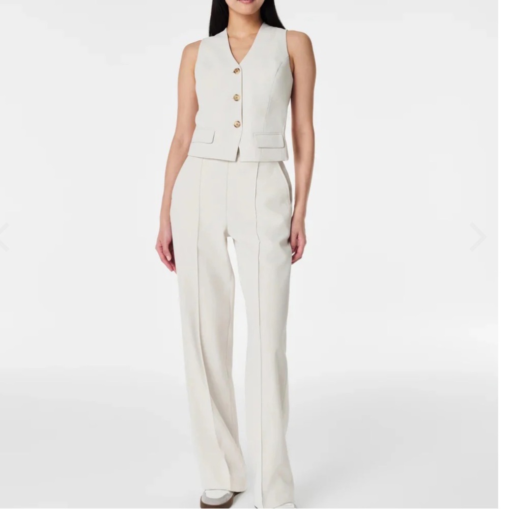 SPANX® Carefree Crepe Vest Top w/ No-Show Coverage. - Picture 14 of 14